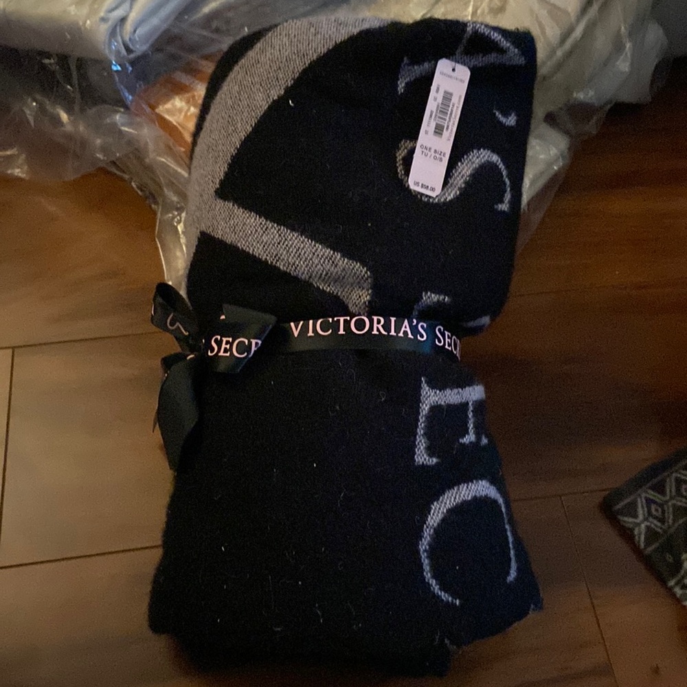 Brand new Victoria secret blanket